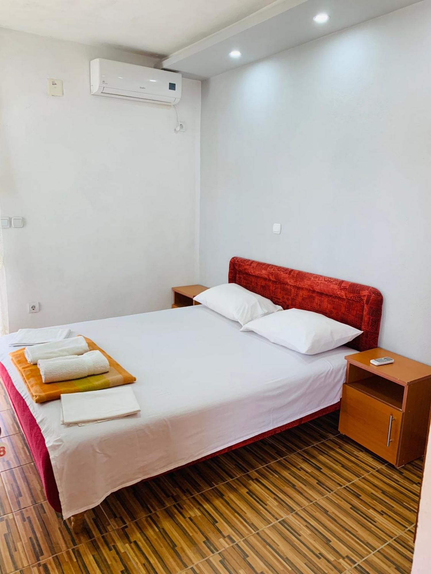 Apartments Delfin Ulcinj Eksteriør bilde